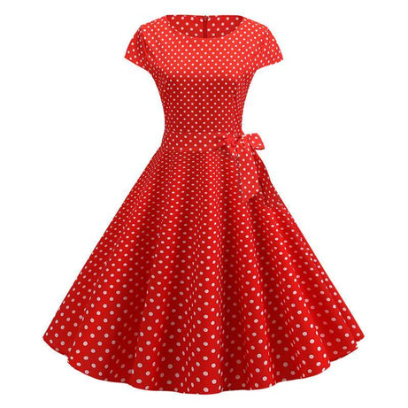 Rotes Vintage-Kleid mit kleinen weißen Polka Dots