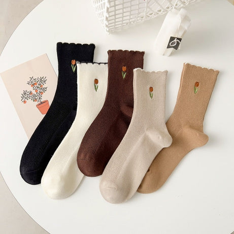 Lange warme Damensocken mit aufgesticktem Tulpenmuster von Zariah