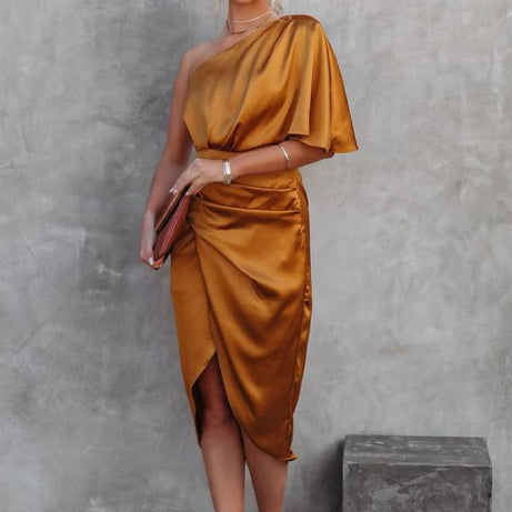 Orangefarbenes Abendkleid für Damen